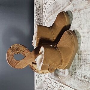 UGG Boots ( Keelan)- Toddler Sz 4/5- Color- Chestnut